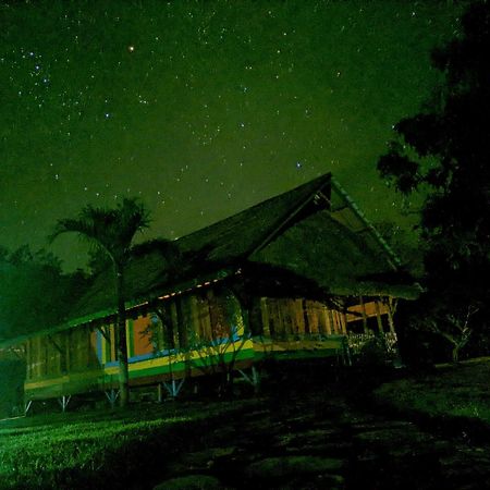 4 Pohon - Les 4 Arbres Bed and Breakfast Pandang Εξωτερικό φωτογραφία