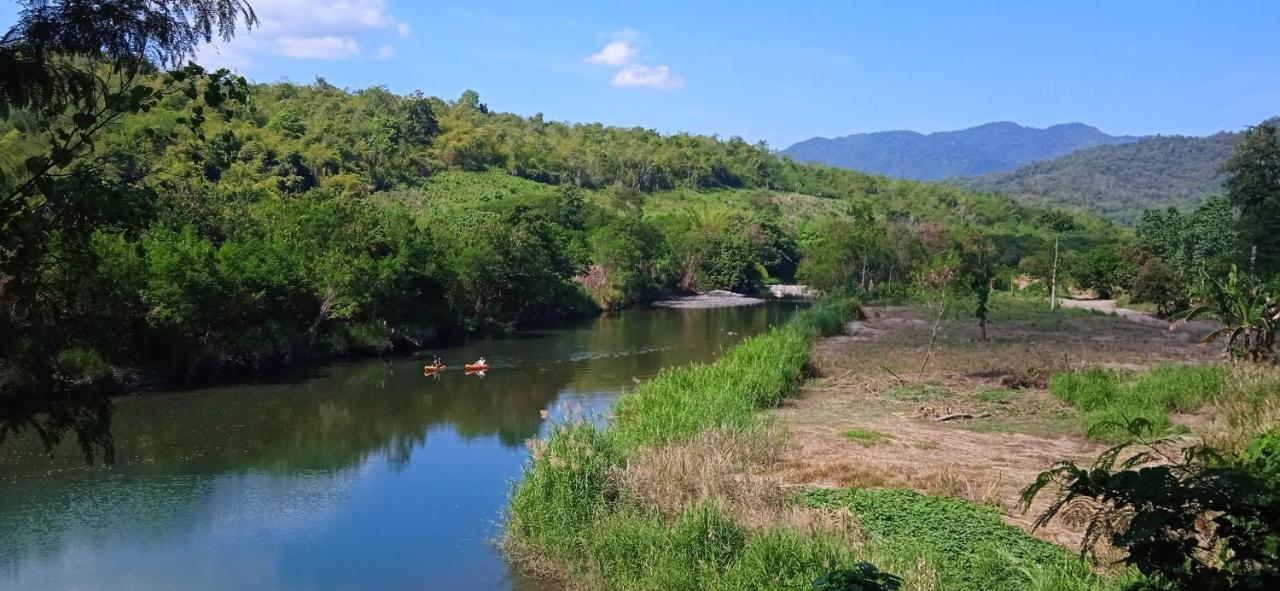 4 Pohon - Les 4 Arbres Bed and Breakfast Pandang Εξωτερικό φωτογραφία