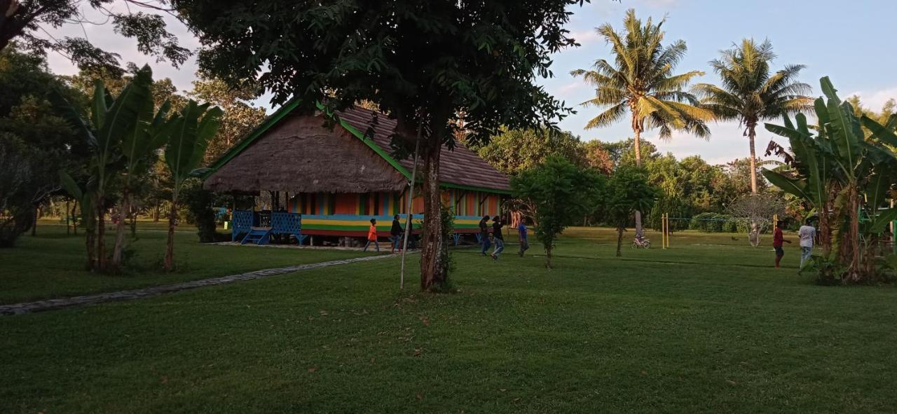 4 Pohon - Les 4 Arbres Bed and Breakfast Pandang Εξωτερικό φωτογραφία